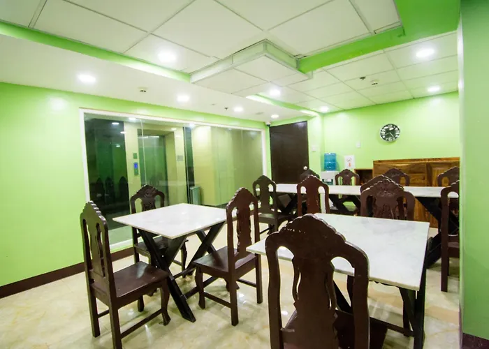 Emerald Island Hotel Balabag 