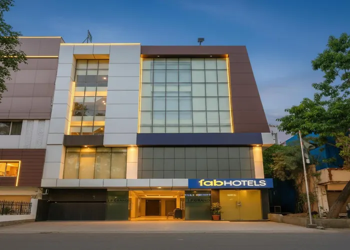 Fabhotel Grand Stay New Delhi