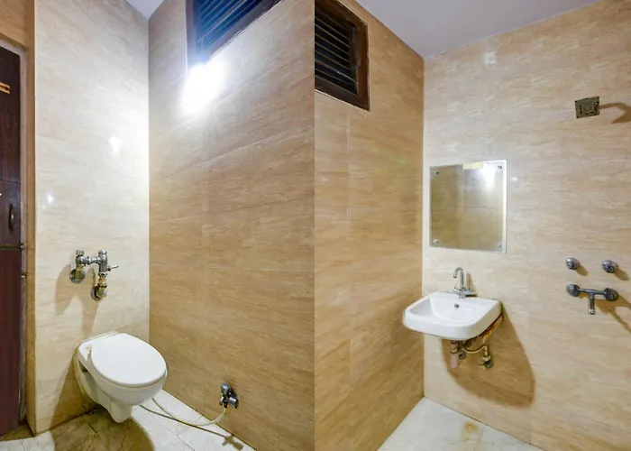 Hotel New Royal Just Near Old Delhi Railway Station And Red Fort