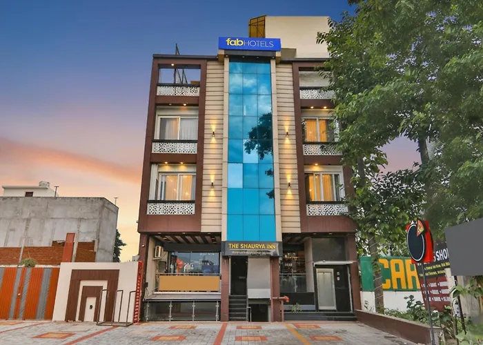 Via Shaurya Inn