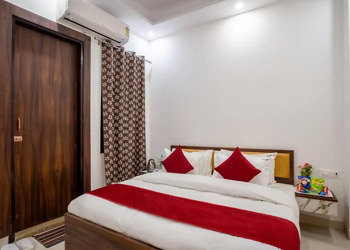 Hotel Delhi 53 Near Isbt Kashmiri Gate