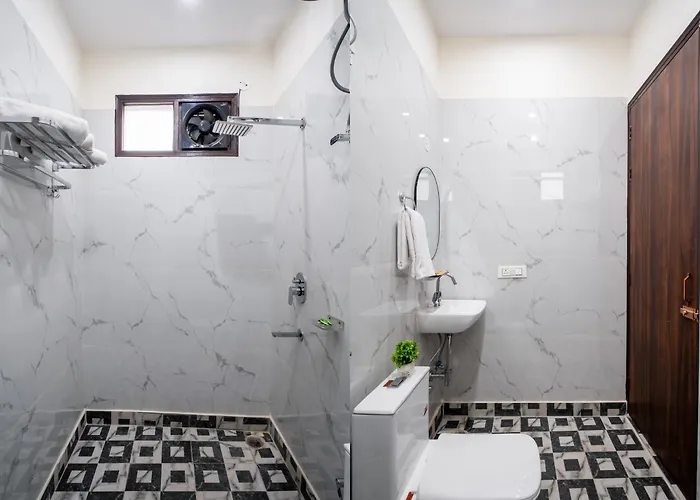 Hotel Delhi 53 Near Isbt Kashmiri Gate