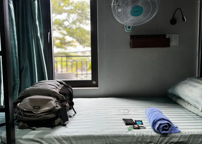 Riverside Hoi An, Dolphins Hostel