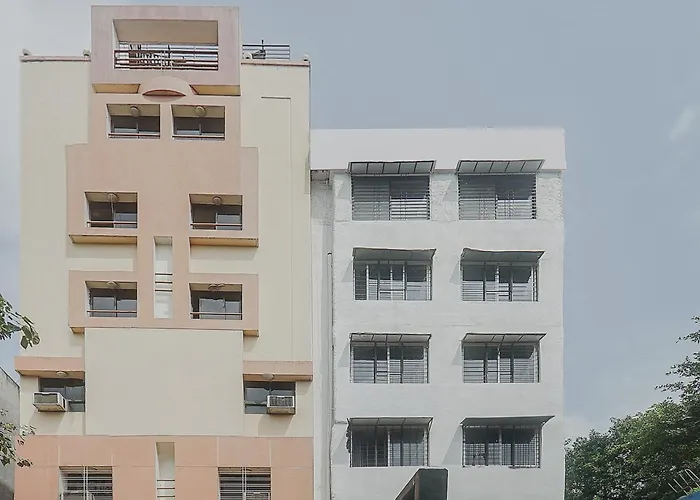 Super Hotel O River View Near Shaniwar Wada Pune
