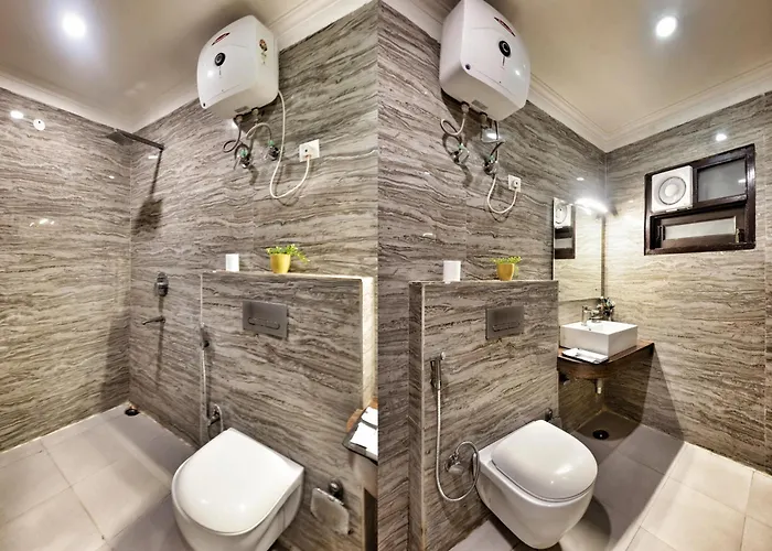 Hotel Aerocity Purple Orchid