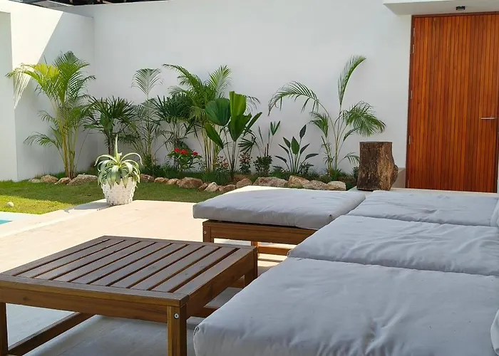 Seawood Villa - 1 Detached Bedroom With Shared Pool Shared Garden With Dog Near Bantai Beach
