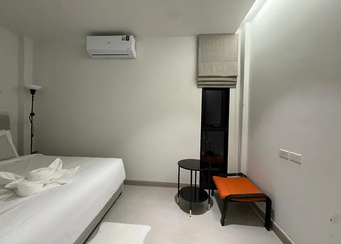 Brand New Modern Pattaya Pool Villa Near Walking Street