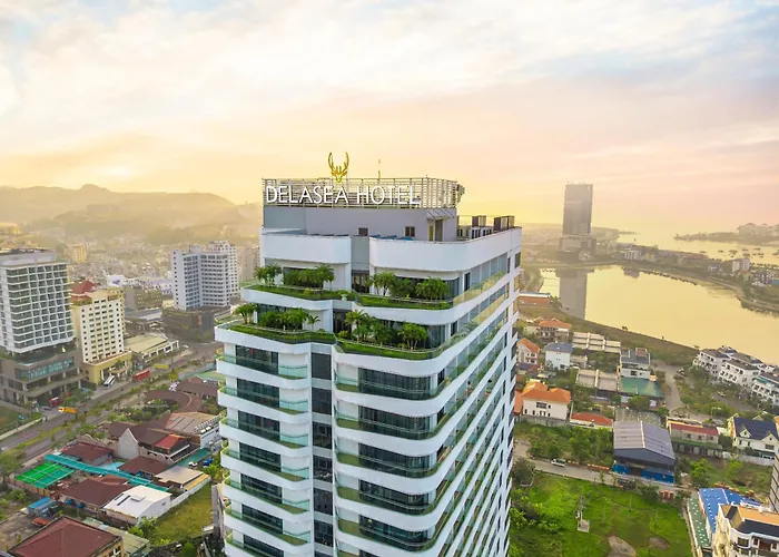 DeLaSea Ha Long Hotel - Modern Bayview Escape