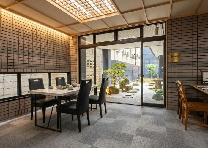 心斎橋難波関空直通kumano Sanctum Ambers Hostel
