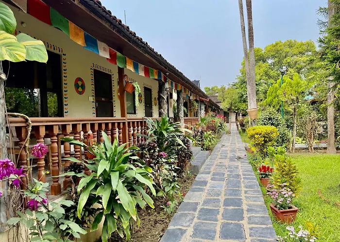 Jungle Safari Resort Sauraha