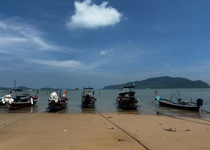Aqua Resort Phuket - Near Beach And Chalong Pier Rawai