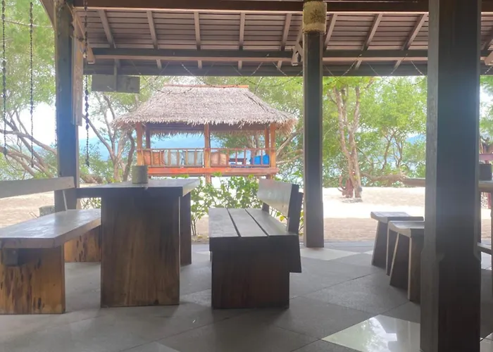 Biru Meno Beach Bungalows