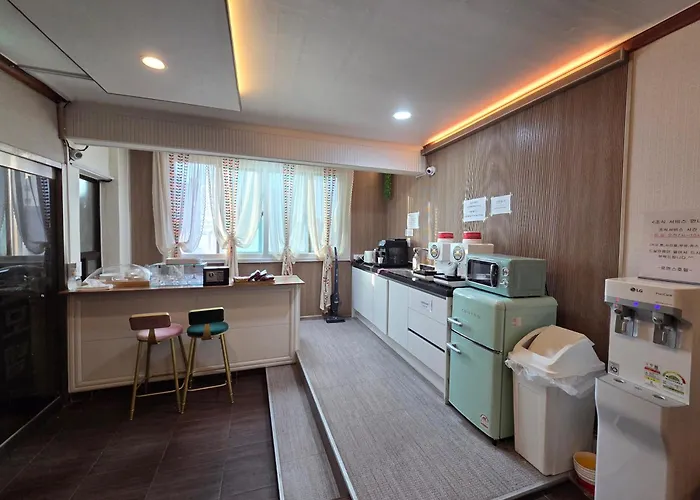Romance Hotel
