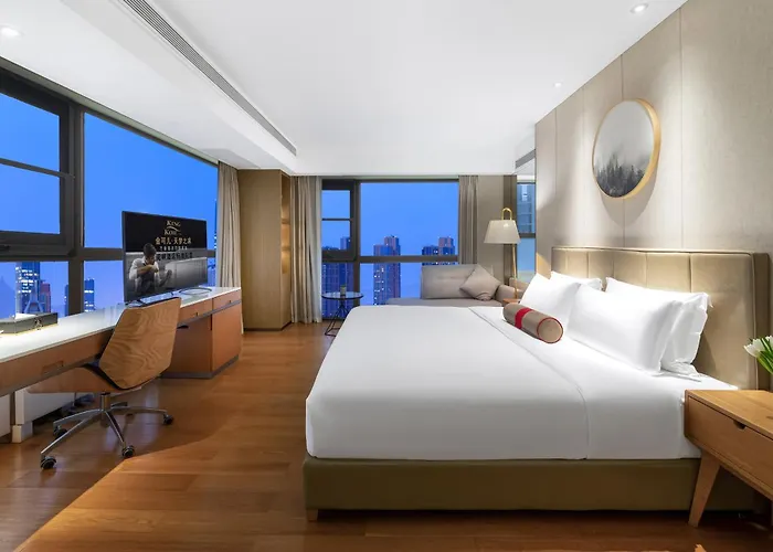 Hotel Chengdu Yueming, 2 Minuten zu Fuß zur U-Bahn, nahe der Kuanzhai Alley und dem Jinsha-Stättenmuseum, freundlich für internationale Reisende, kostenlose Selbstbedienungswäsche&Kaffee, kostenlose Chengdu-Snacks&chinesischer Tee, kostenloses Ho