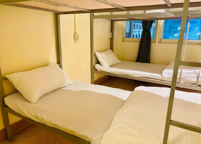 Au Bon Hostel