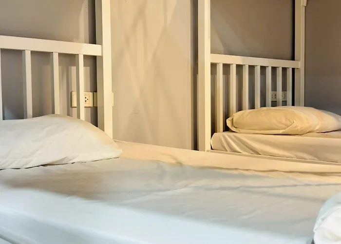 Au Bon Hostel