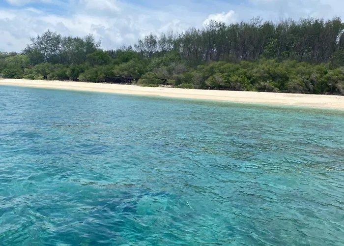 Biru Meno Beach Bungalows