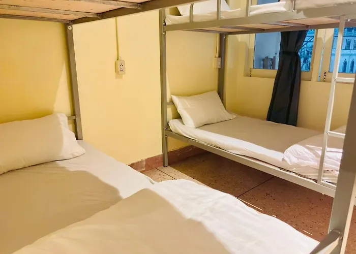 Sukhum Khaosan Au Bon Hostel Bangkok