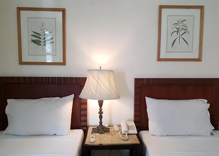 Charming La Casita Mercedes, 5Br And 5Tb For Family And Friends Staycation- Read Listing Info Makati City