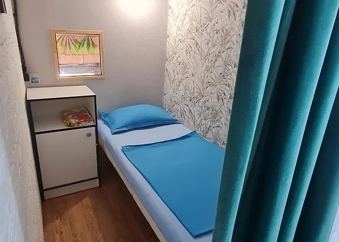 Hostel Caps Home