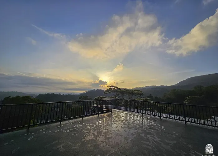Golden Sky Hotel & Wellness Kandy