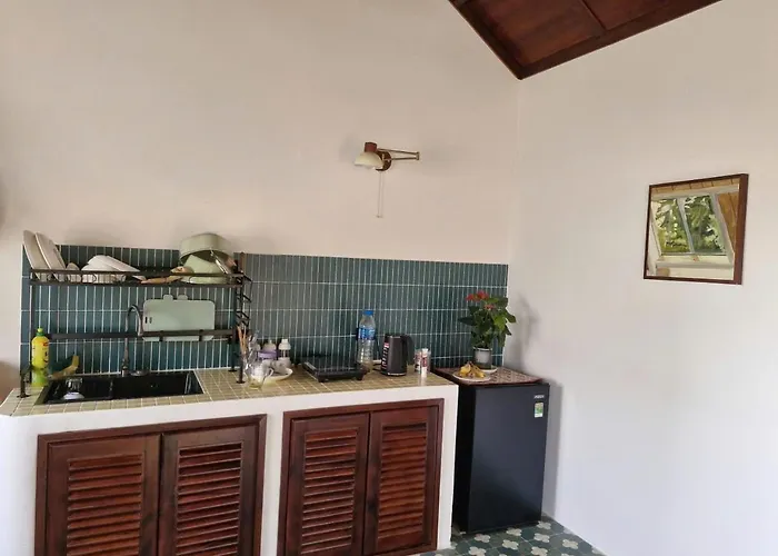 Color Inn - Homestay & Cafe