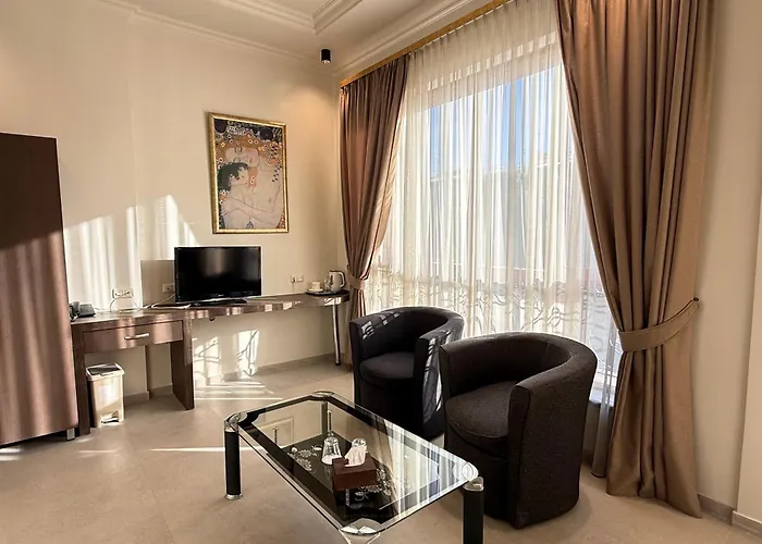 Yerevan Deluxe Hotel
