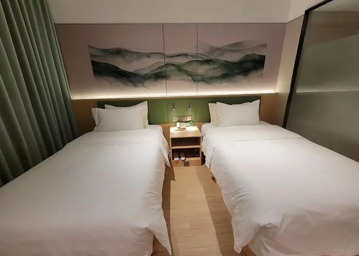 Guangdong Baiyun City Hotel