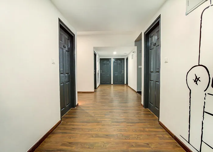 Townhouse Sector 66 Noida Near Noida Sector Metro Station Hotel