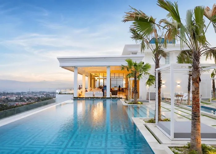 Art Deco Luxury Hotel&Residence Bandung