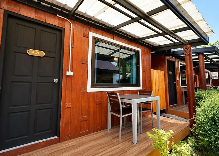 Phi Phi Long Beach Bungalow