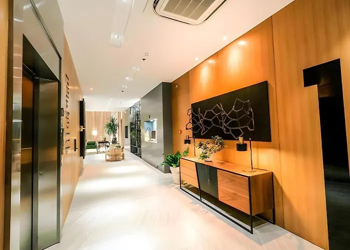 Avior Hotel