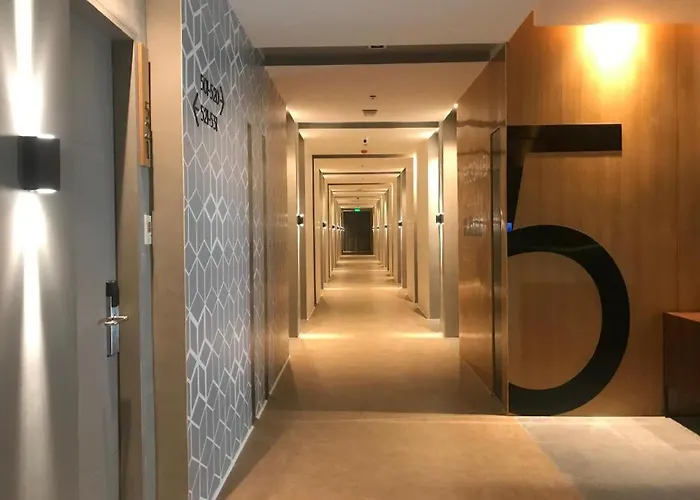 Avior Hotel
