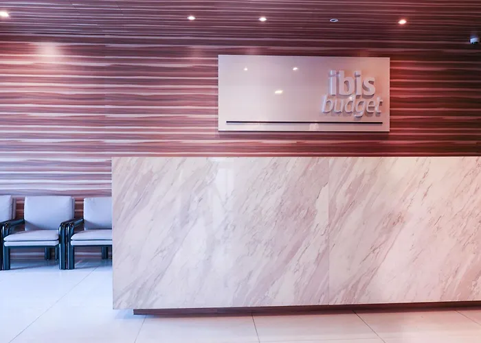 Ibis Budget Singapore Crystal