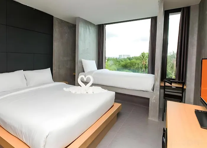 B2 Phuket Boutique & Budget Hotel