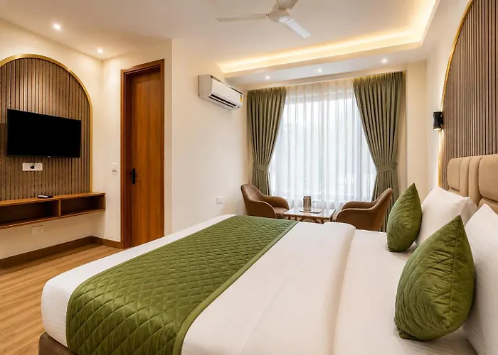 Hotel Grand Aavaas- Traveller'S Choice Award Winner 2025 Delhi 