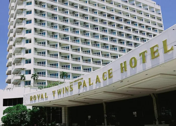 Royal Twins Palace Hotel