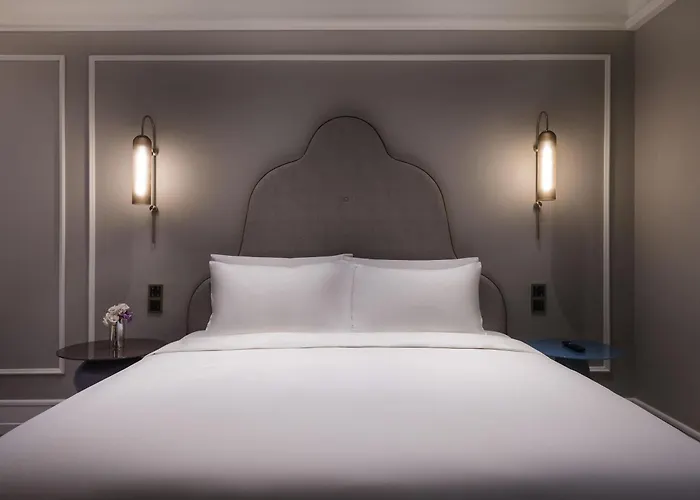 Mercure Shanghai Yu Garden On The Bund - 5 Mins Taxi To Nanjing Road And Bund