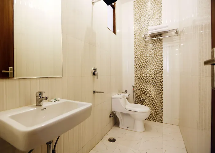 Airport Hotel Chanakya New Delhi