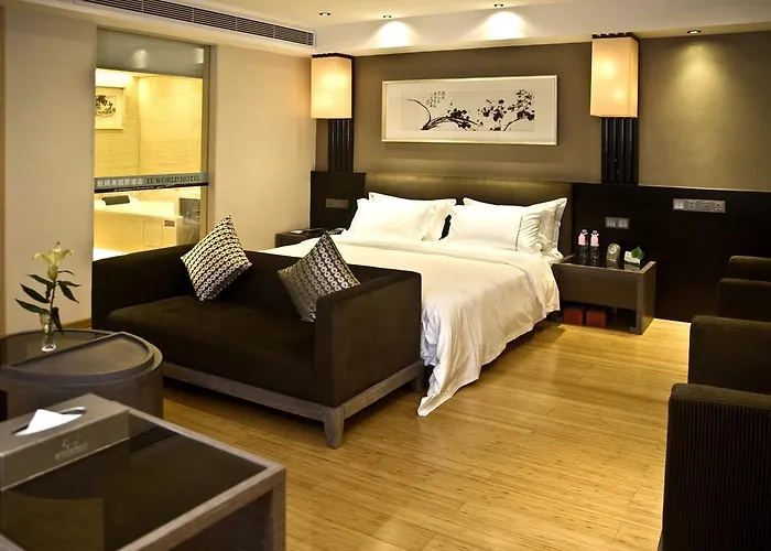It World Hotel