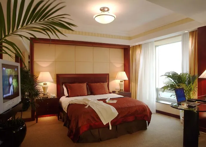 Lakeview Xuanwu Hotel