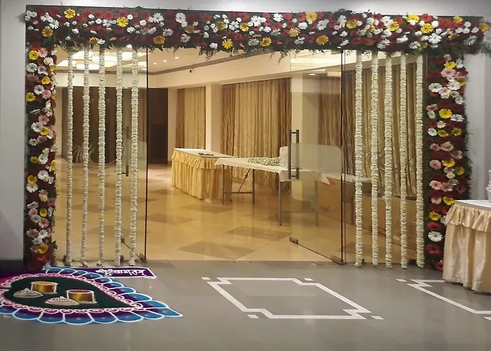Hotel Utsav Deluxe Pune