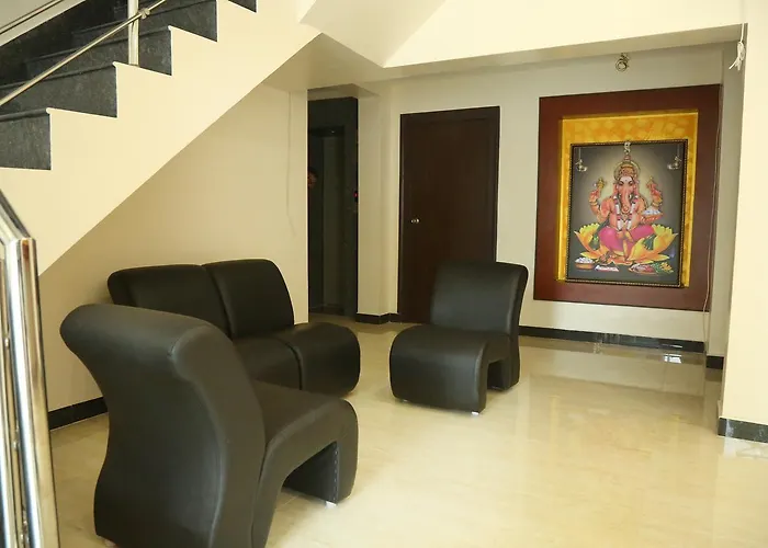Hotel Sabareesh Plaza