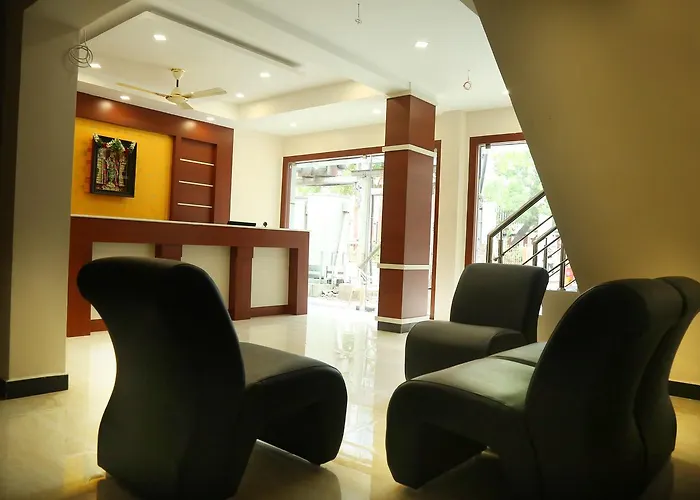 Hotel Sabareesh Plaza