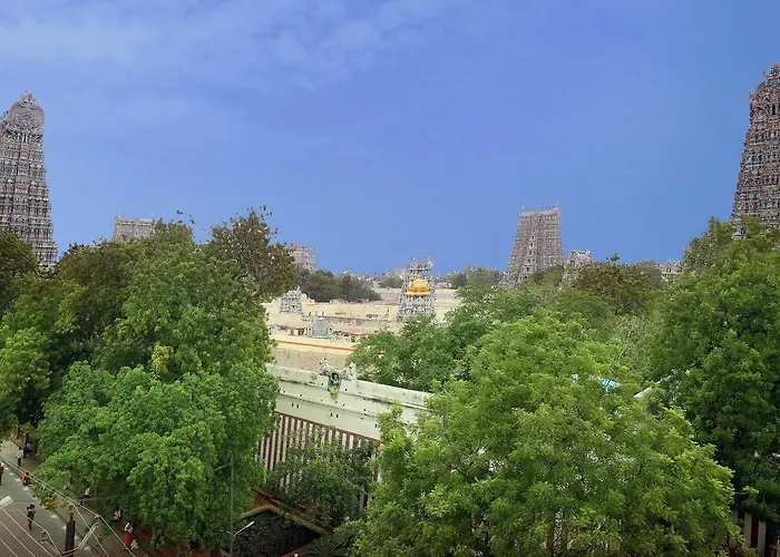 Hotel Sabareesh Plaza