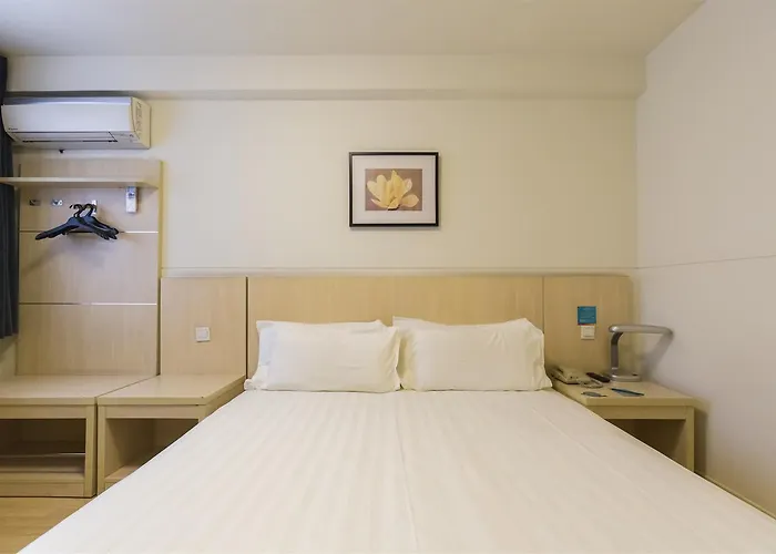 Jinjiang Inn Select Dalian Youhao Square