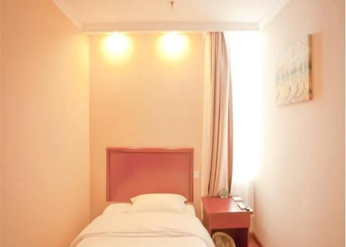 Greentree Inn Liaoning Dalian Railway Station South Shengli Square Express Hotel