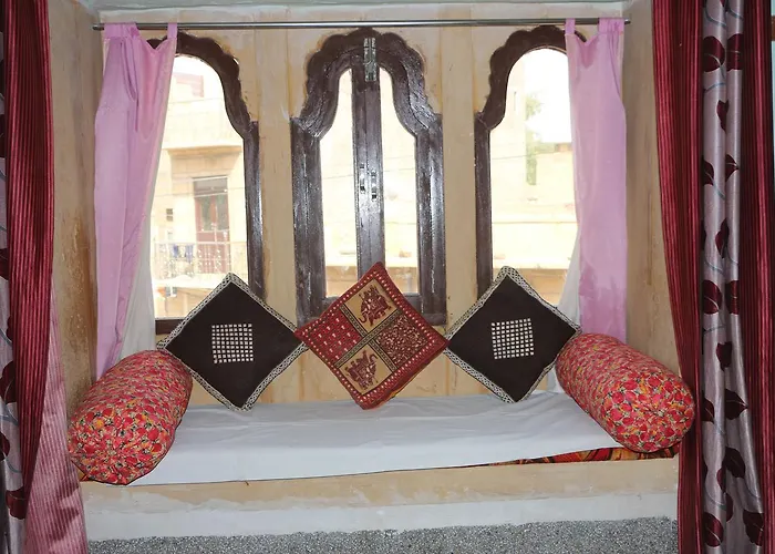 Ratan Hostel