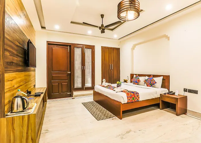 Fabhotel Kumar Residency 46 Noida