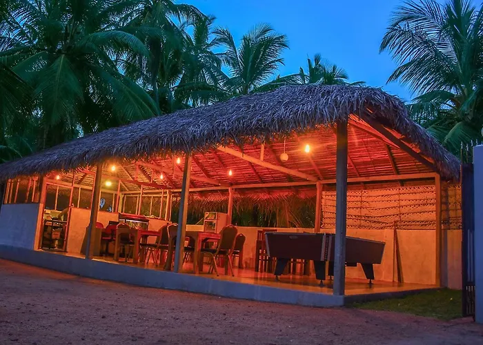 Trinco Relax Hut Hotel Trincomalee